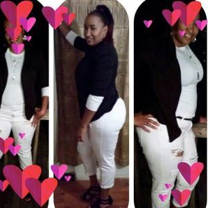 Meet your Posher, Leona